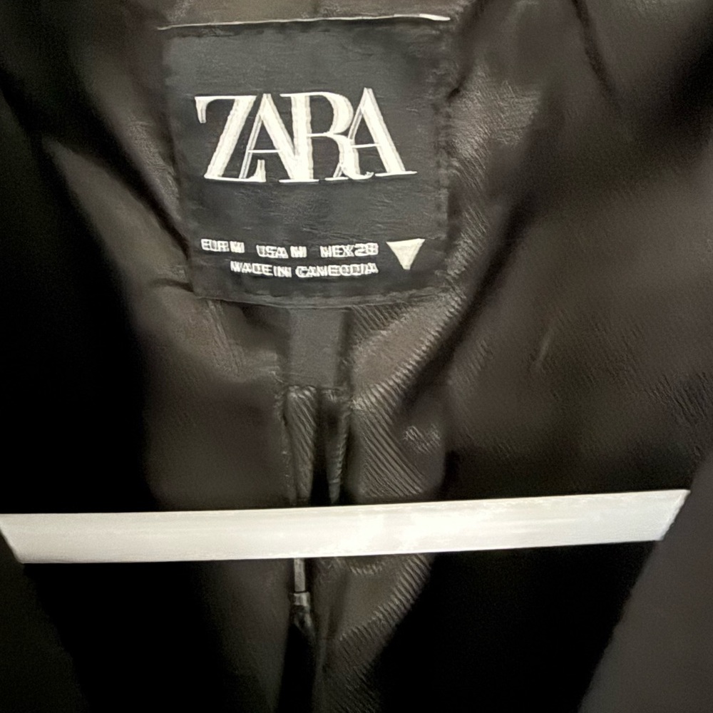 Zara Women's Black Double-Breasted Jacket - Picture 3 of 5